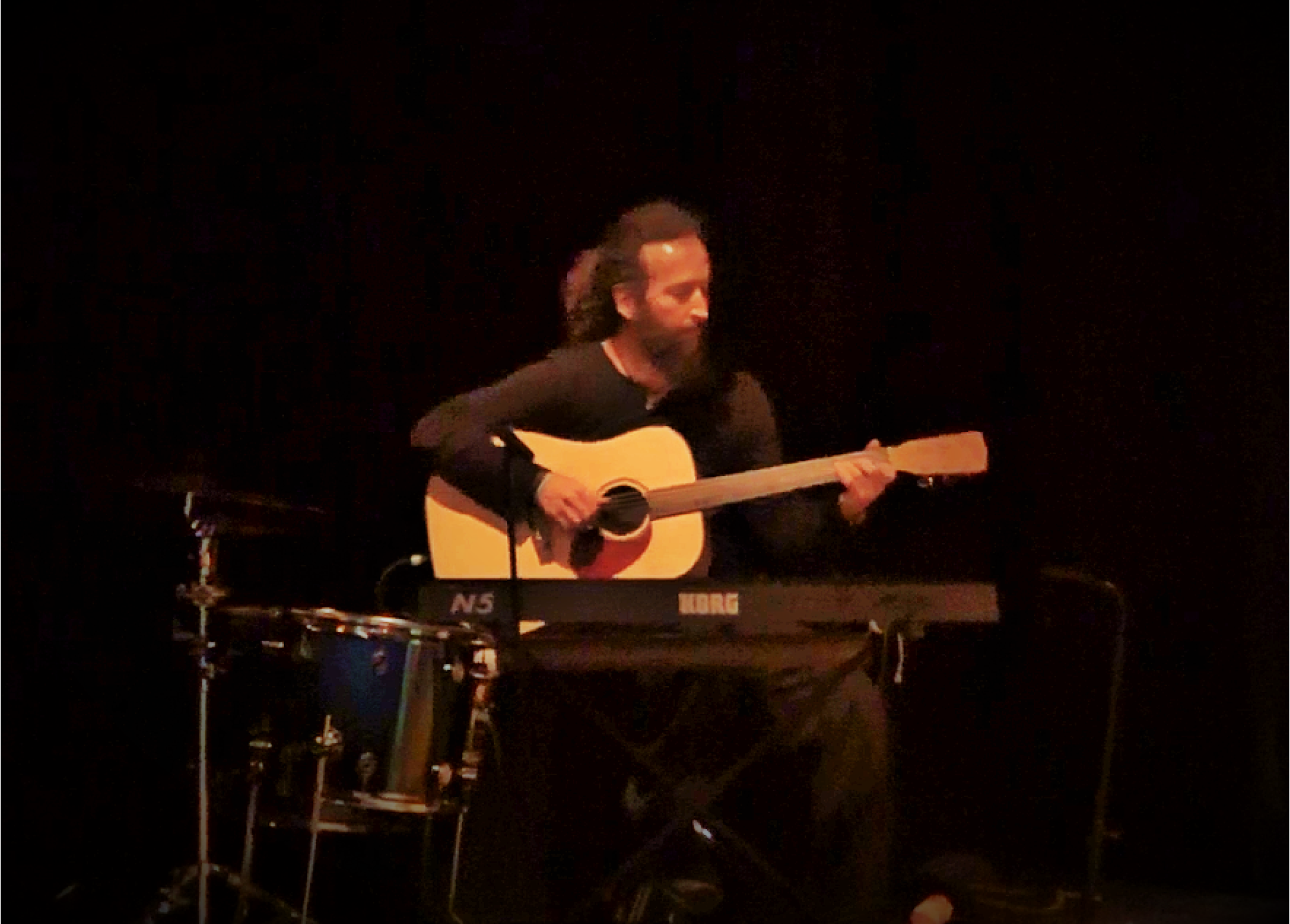 1 Rodrigo García a la guitarra 1 Rodrigo García a la guitarra