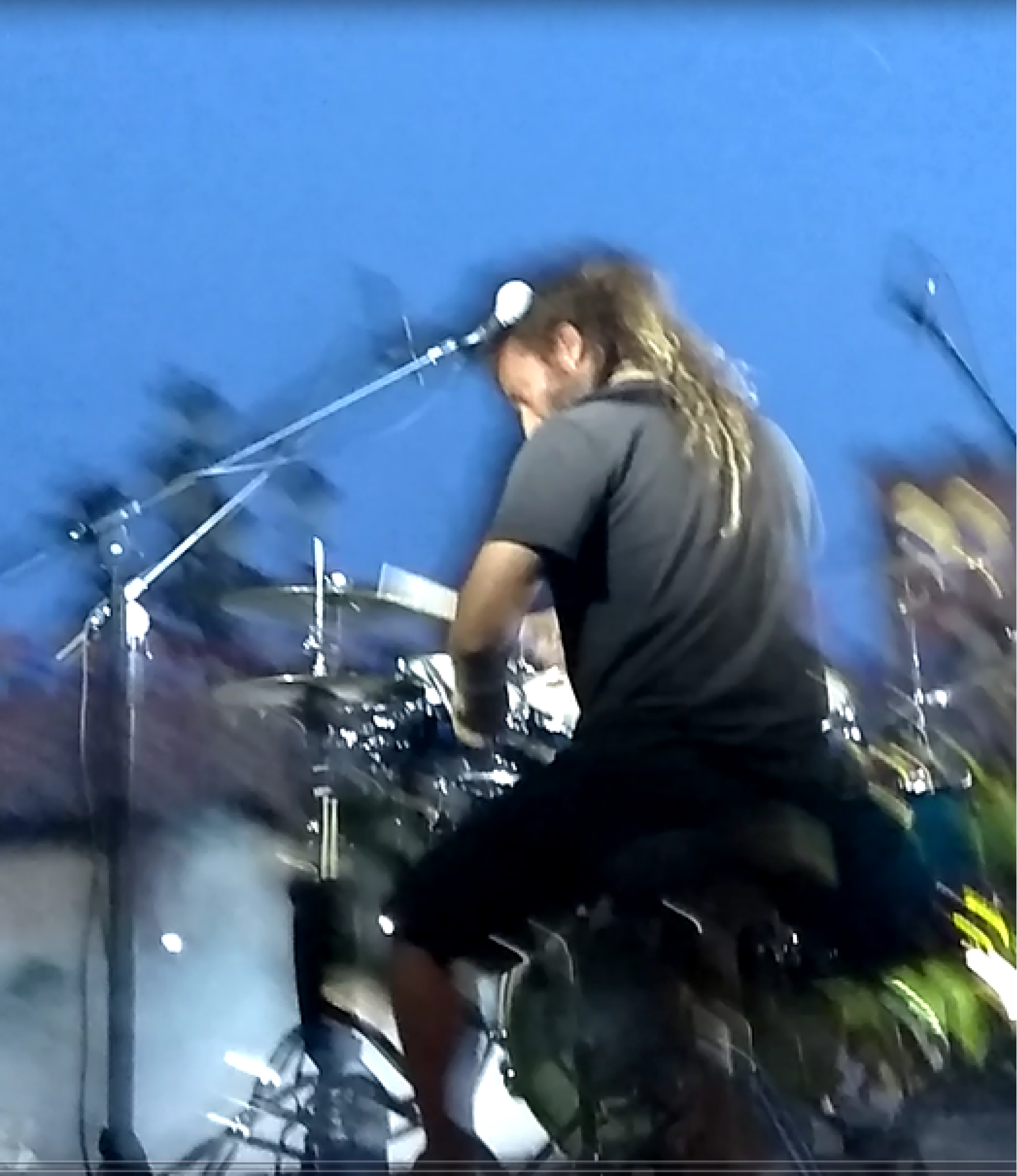 3 Rodrigo García a la batería 3 Rodrigo García a la batería