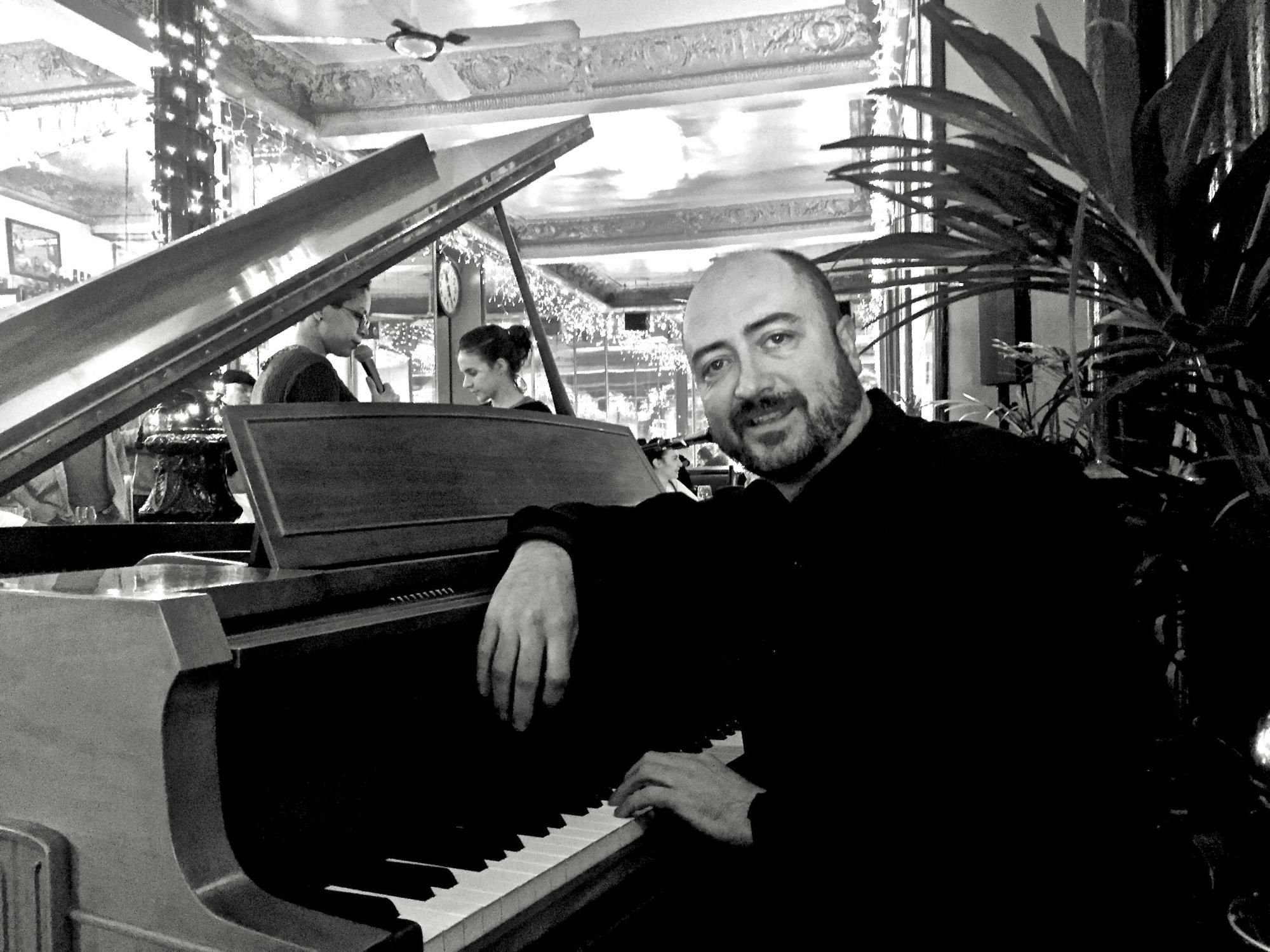 Luis Antonio Muoz Piano 3